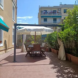 Lagustena , Gênes Italie